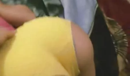 એક પોર્ન જૂની મહિલા સારા ક્રાય