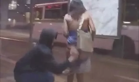 ભારે વેશ્યા Masturbates પહેલાં પોર્ન સાથે યુવાન પુખ્ત ચોદવુ